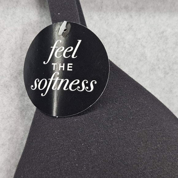 Bali Comfort Bra Cool Comfort Fabric Lace Accent Underwire Foam Cups Size 38C - Picture 2 of 8